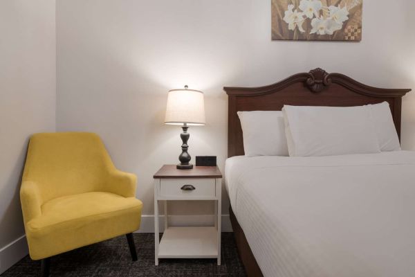 Canadas Best Value Inn (Brackley)